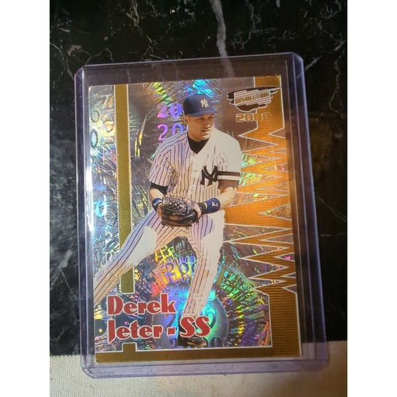 2000 DEREK JETER FOIL ROOKIE CARD NEW YORK YANKEES NRMINT +